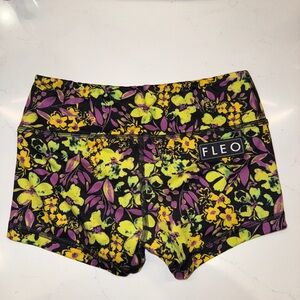 FLEO Low Rise Floral Shorts XS